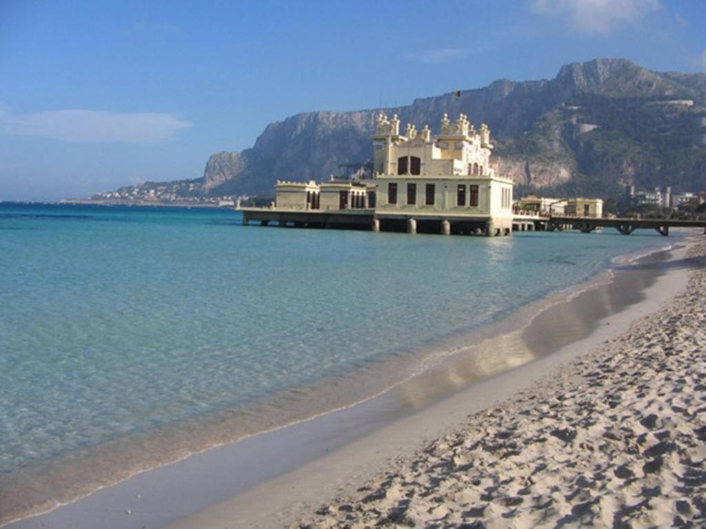 דירות בלסטראטה La Stanza Vicino Al Mare , Una Camera Da Letto E Bagno Con Balcone Vista Mare מראה חיצוני תמונה